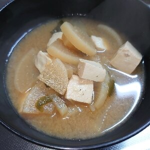 大根と豆腐、わかめのお味噌汁